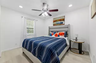 210 Slaughter St, Arlington, TX 76011 - Photo 3