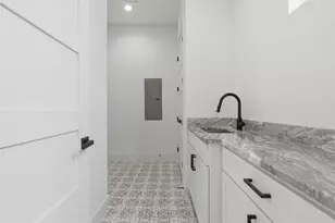6200 Carlton Garrett St, Dallas, TX 75215 - Photo 17