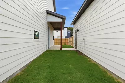 6200 Carlton Garrett Street, Dallas, TX 75215 - Photo 35