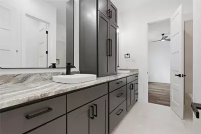 6200 Carlton Garrett Street, Dallas, TX 75215 - Photo 21