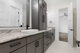 6200 Carlton Garrett St, Dallas, TX 75215 - Photo 21