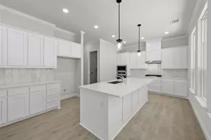 6978 Westlake Dr, Grand Prairie, TX 75054 - Photo 9