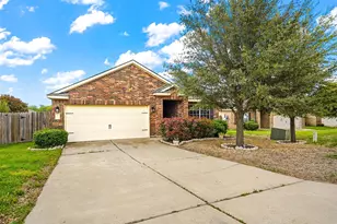 121 Dodge City Ct, Newark, TX 76071 - Photo 11