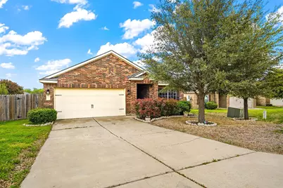 121 Dodge City Court, Newark, TX 76071 - Photo 11