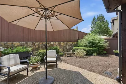 1110 Emerson Park Lane, Irving, TX 75063 - Photo 29