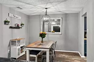 506 W Warrior Trl, Grand Prairie, TX 75052 - Photo 9