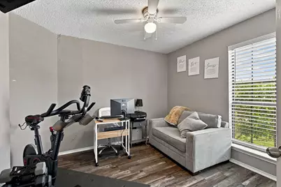 506 W Warrior Trail, Grand Prairie, TX 75052 - Photo 17