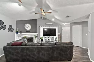 506 W Warrior Trl, Grand Prairie, TX 75052 - Photo 5
