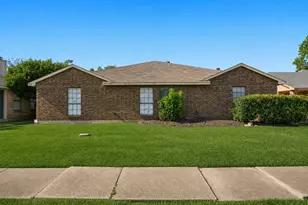 506 W Warrior Trl, Grand Prairie, TX 75052 - Photo 1