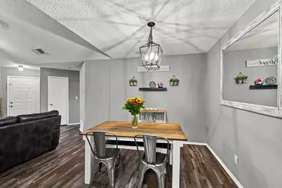 506 W Warrior Trail, Grand Prairie, TX 75052 - Photo 7