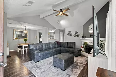506 W Warrior Trail, Grand Prairie, TX 75052 - Photo 3