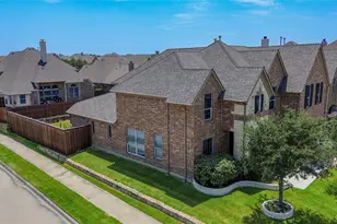 2504 Hammock Lake Dr, Little Elm, TX 75068 - Photo 3