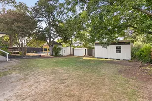 411 S Bowie Dr, Weatherford, TX 76086 - Photo 37