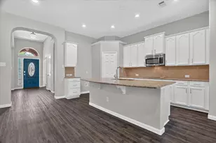 817 Peach Ln, Burleson, TX 76028 - Photo 9