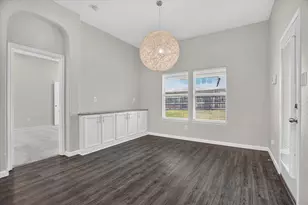 817 Peach Ln, Burleson, TX 76028 - Photo 15