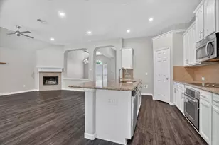 817 Peach Ln, Burleson, TX 76028 - Photo 11