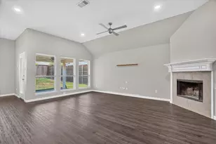 817 Peach Ln, Burleson, TX 76028 - Photo 7