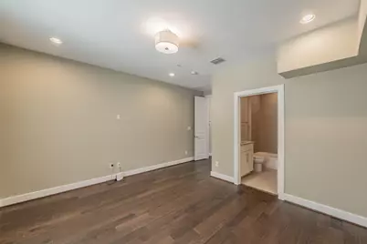 381 E Greenbriar Lane #804, Dallas, TX 75203 - Photo 9