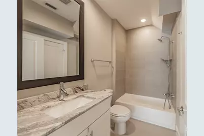 381 E Greenbriar Lane #804, Dallas, TX 75203 - Photo 11