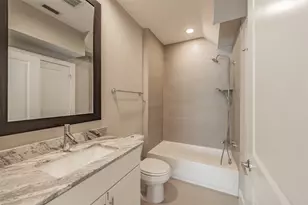 381 E Greenbriar Ln, Dallas, TX 75203 - Photo 11