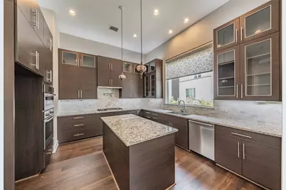381 E Greenbriar Lane #804, Dallas, TX 75203 - Photo 13