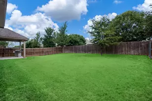 329 Strait Ln, Waxahachie, TX 75165 - Photo 5