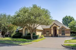 8407 Pecan Creek Dr, Arlington, TX 76001 - Photo 1