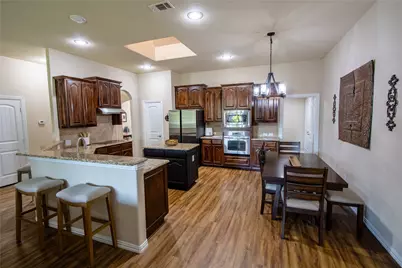 8407 Pecan Creek Drive, Arlington, TX 76001 - Photo 7