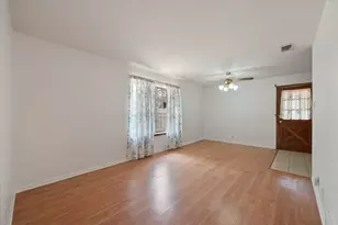 303 Bayless Dr, Euless, TX 76040 - Photo 7