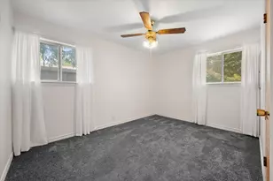 303 Bayless Dr, Euless, TX 76040 - Photo 17