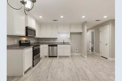 818 W Walker Street, Denison, TX 75020 - Photo 3