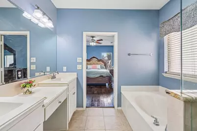 1910 Bentwood Court, Grapevine, TX 76051 - Photo 25