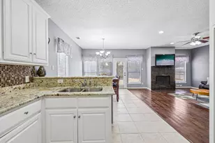 1910 Bentwood Ct, Grapevine, TX 76051 - Photo 7