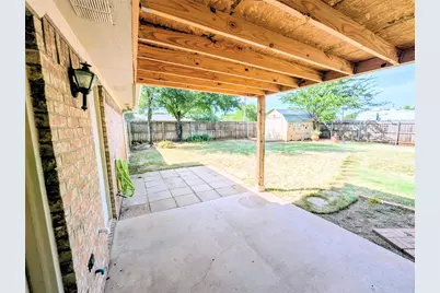 2100 N Rough Creek Court, Granbury, TX 76048 - Photo 11