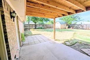 2100 N Rough Creek Ct, Granbury, TX 76048 - Photo 11