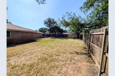 2100 N Rough Creek Court, Granbury, TX 76048 - Photo 17