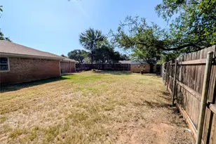 2100 N Rough Creek Ct, Granbury, TX 76048 - Photo 17