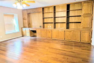 2100 N Rough Creek Ct, Granbury, TX 76048 - Photo 5