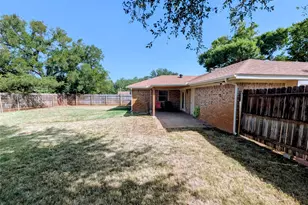 2100 N Rough Creek Ct, Granbury, TX 76048 - Photo 13
