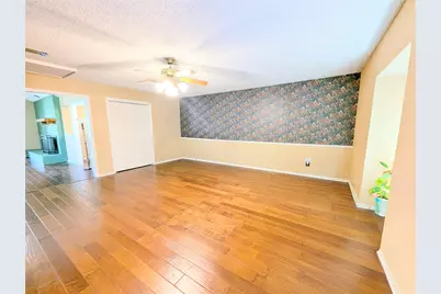 2100 N Rough Creek Court, Granbury, TX 76048 - Photo 7