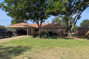 2100 N Rough Creek Ct, Granbury, TX 76048 - Photo 9
