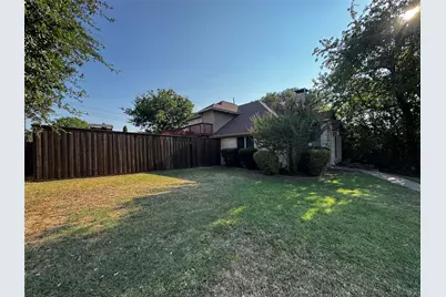 1365 W Branch Hollow Drive, Carrollton, TX 75007 - Photo 23