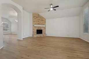5051 Showdown Ln, Grand Prairie, TX 75052 - Photo 3