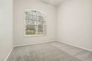 5051 Showdown Ln, Grand Prairie, TX 75052 - Photo 9