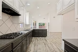 3255 Serpis, Grand Prairie, TX 75054 - Photo 11
