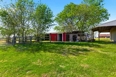3873 Lois Road E, Sanger, TX 76266 - Photo 3