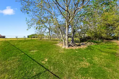 3873 Lois Road E, Sanger, TX 76266 - Photo 31