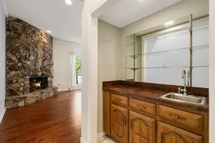 3020 Stonehenge Ln, Carrollton, TX 75006 - Photo 5