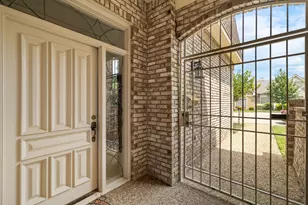3020 Stonehenge Ln, Carrollton, TX 75006 - Photo 3