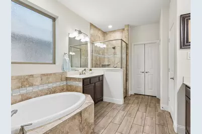 985 E Villas Court, Lewisville, TX 75067 - Photo 23